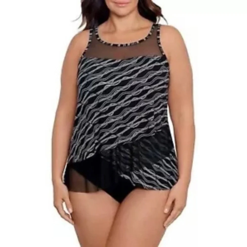 NWT. MIRACLESUIT Linked In Mirage Tankini Swim Top